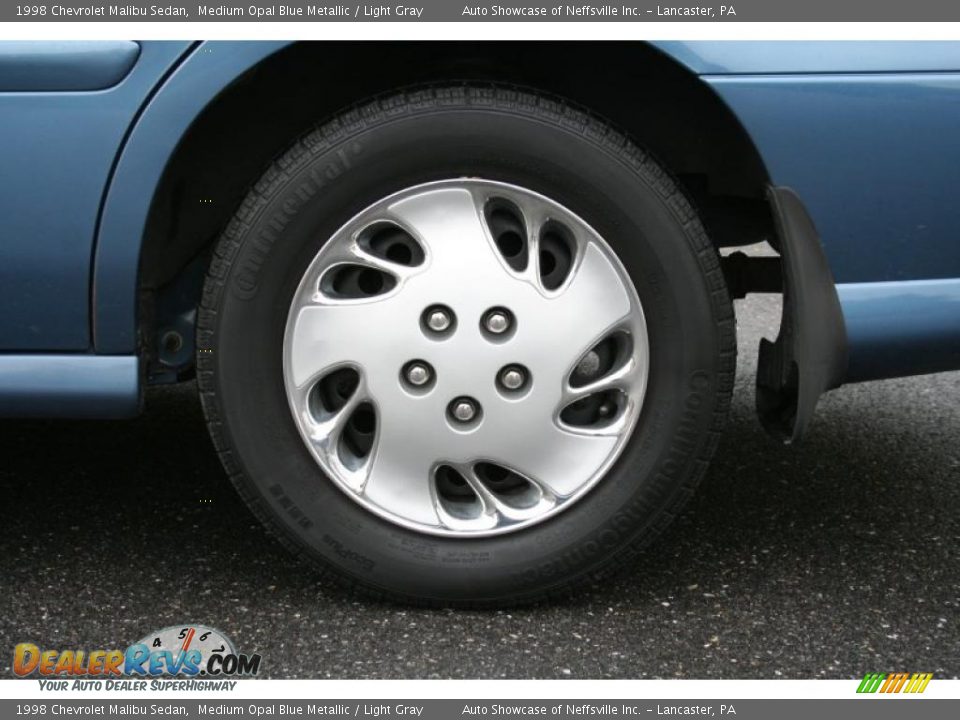 1998 Chevrolet Malibu Sedan Wheel Photo #11