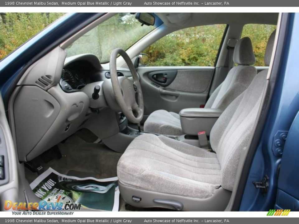 Light Gray Interior - 1998 Chevrolet Malibu Sedan Photo #17