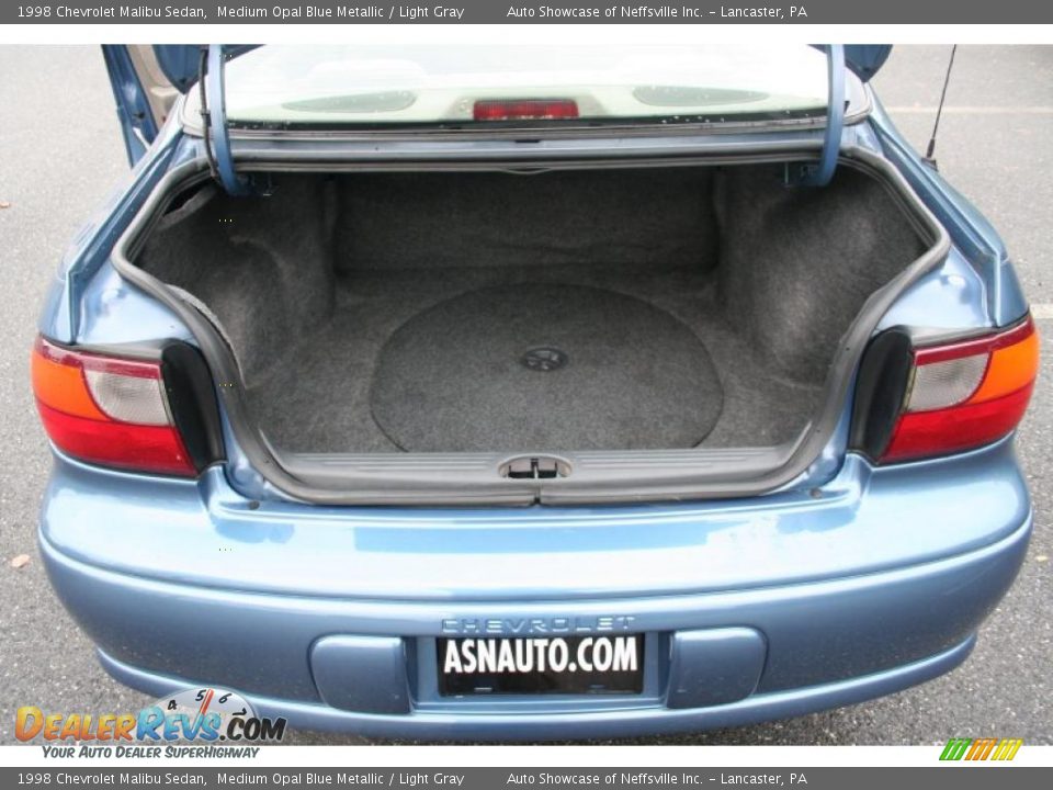 1998 Chevrolet Malibu Sedan Trunk Photo #26