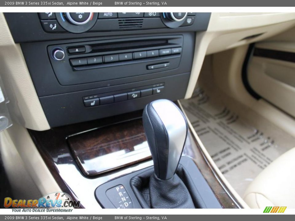 2009 BMW 3 Series 335xi Sedan Alpine White / Beige Photo #34