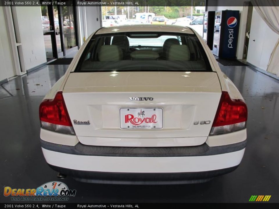2001 Volvo S60 2.4 White / Taupe Photo #3