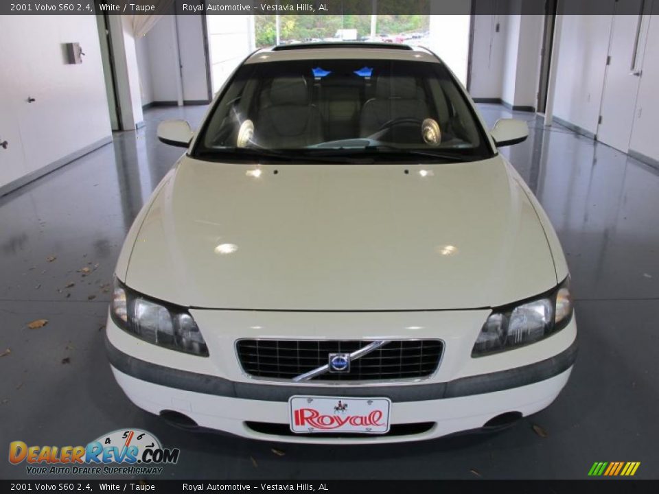 2001 Volvo S60 2.4 White / Taupe Photo #6