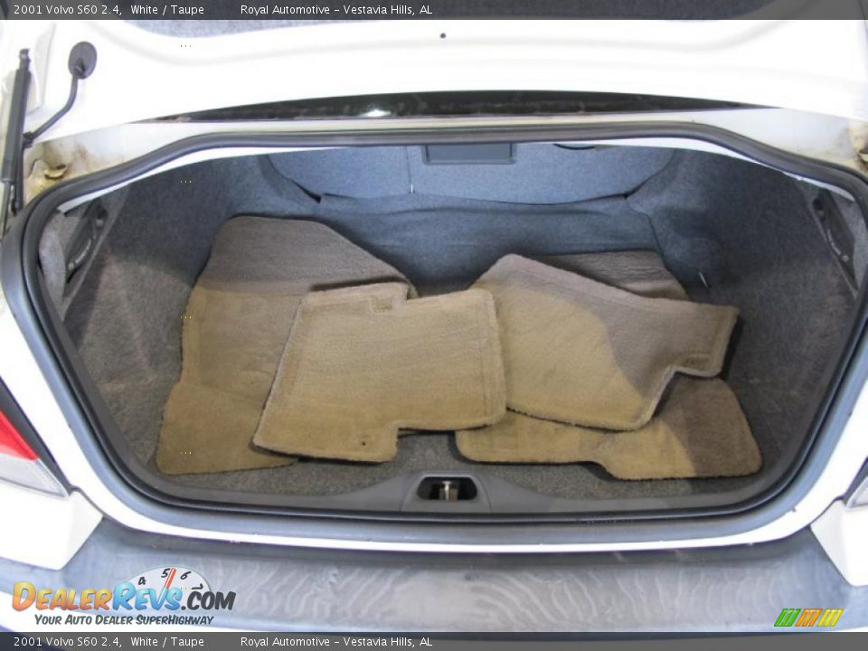 2001 Volvo S60 2.4 Trunk Photo #11