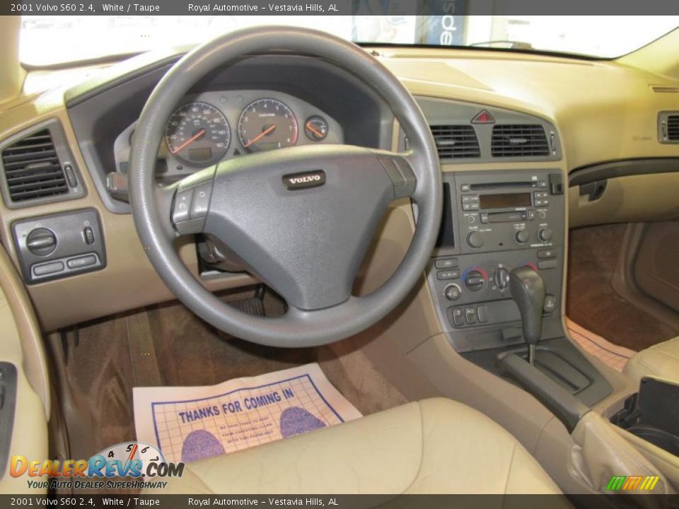 Taupe Interior - 2001 Volvo S60 2.4 Photo #16