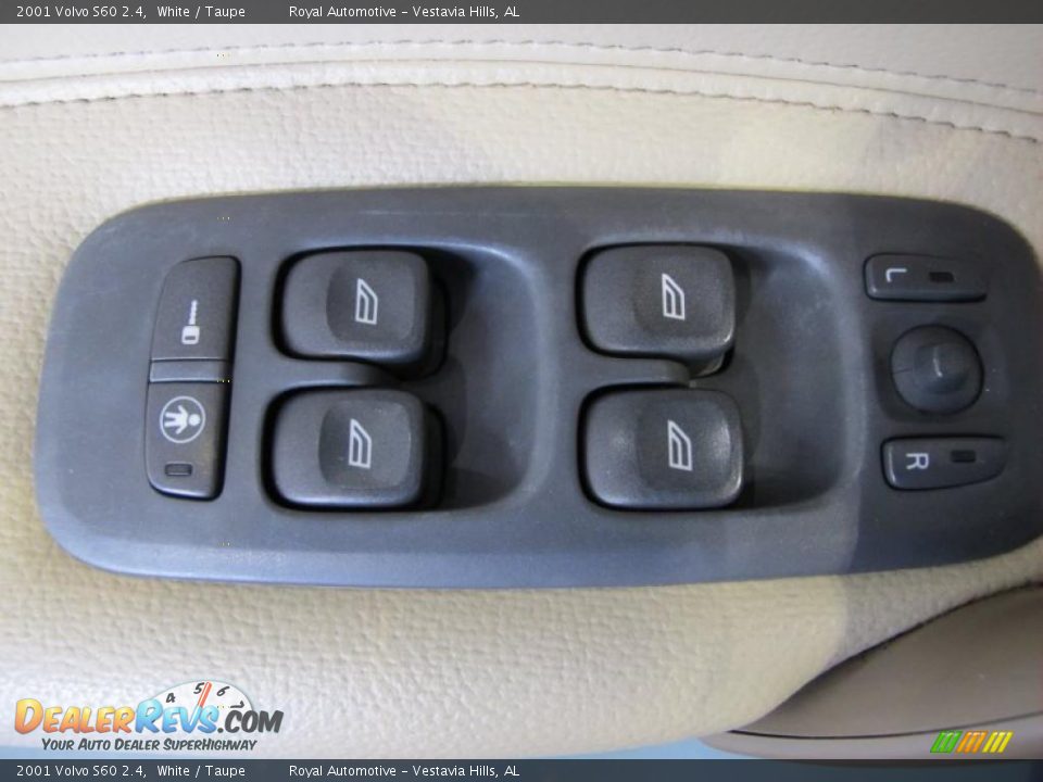 Controls of 2001 Volvo S60 2.4 Photo #18