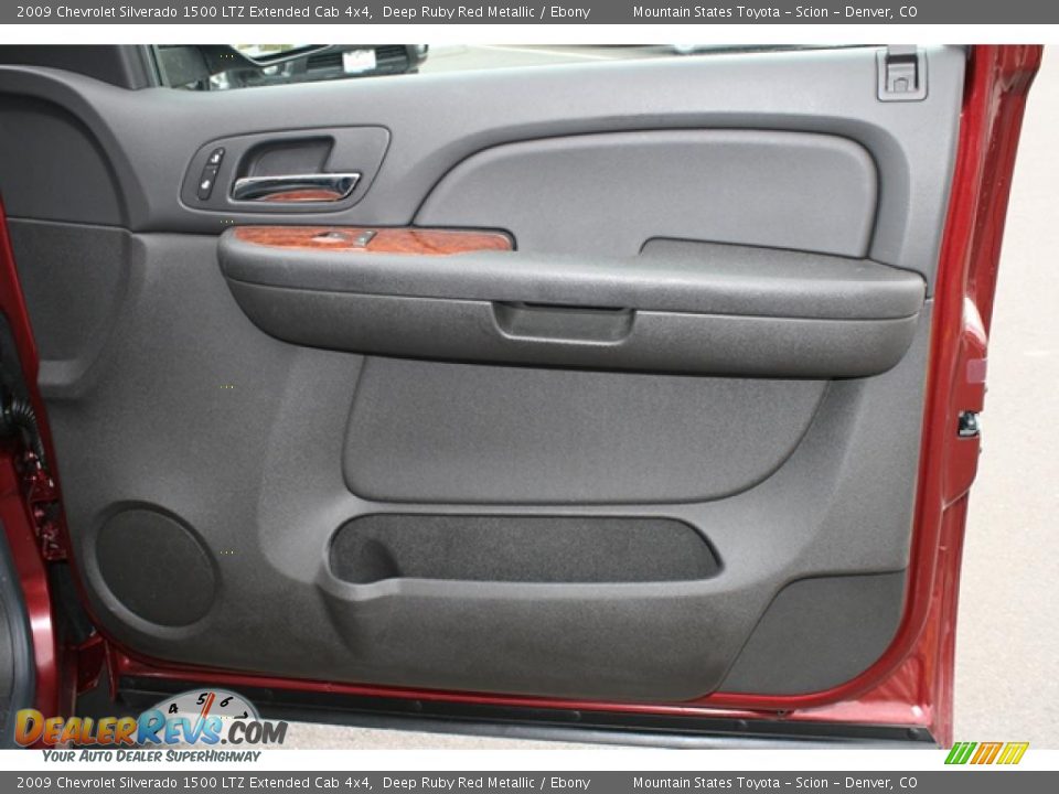 Door Panel of 2009 Chevrolet Silverado 1500 LTZ Extended Cab 4x4 Photo #16