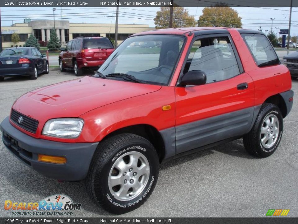 Front 3/4 View of 1996 Toyota RAV4 2 Door Photo 1
