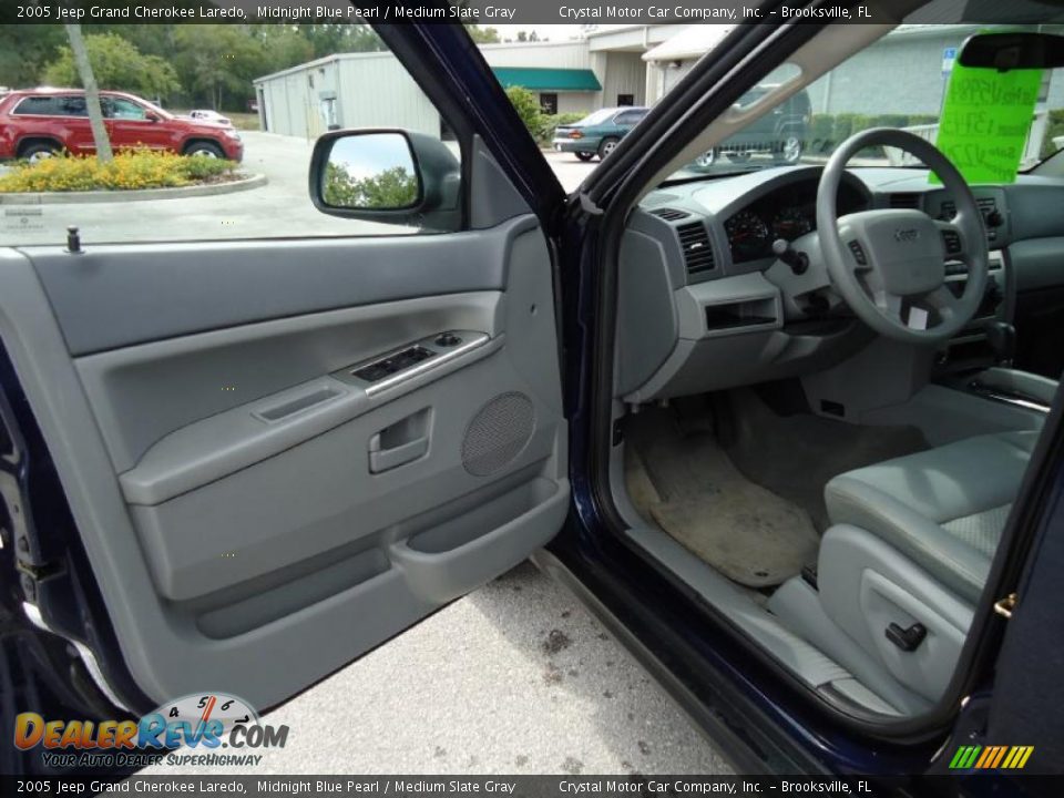 2005 Jeep Grand Cherokee Laredo Midnight Blue Pearl / Medium Slate Gray Photo #4