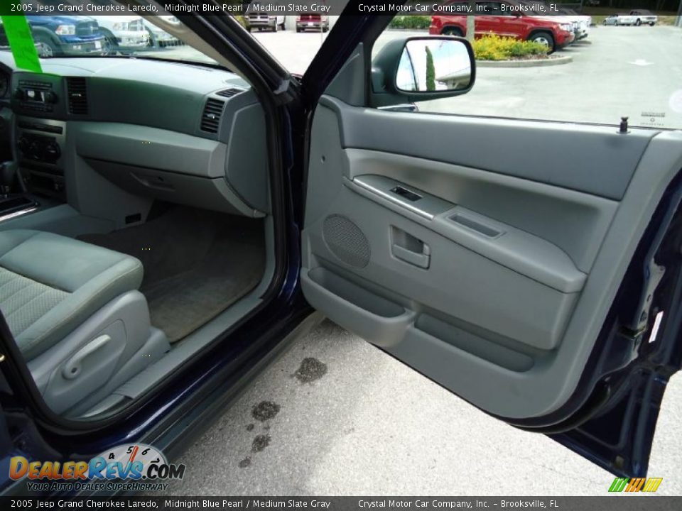 2005 Jeep Grand Cherokee Laredo Midnight Blue Pearl / Medium Slate Gray Photo #18