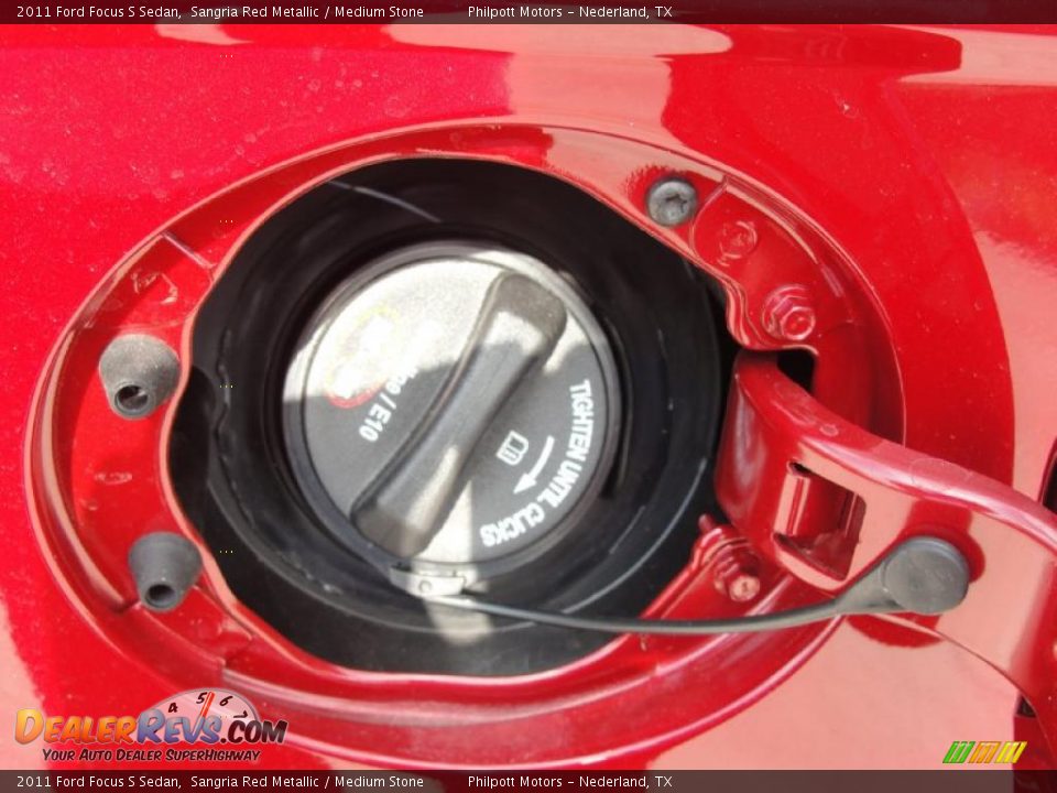 Controls of 2011 Ford Focus S Sedan Photo #14