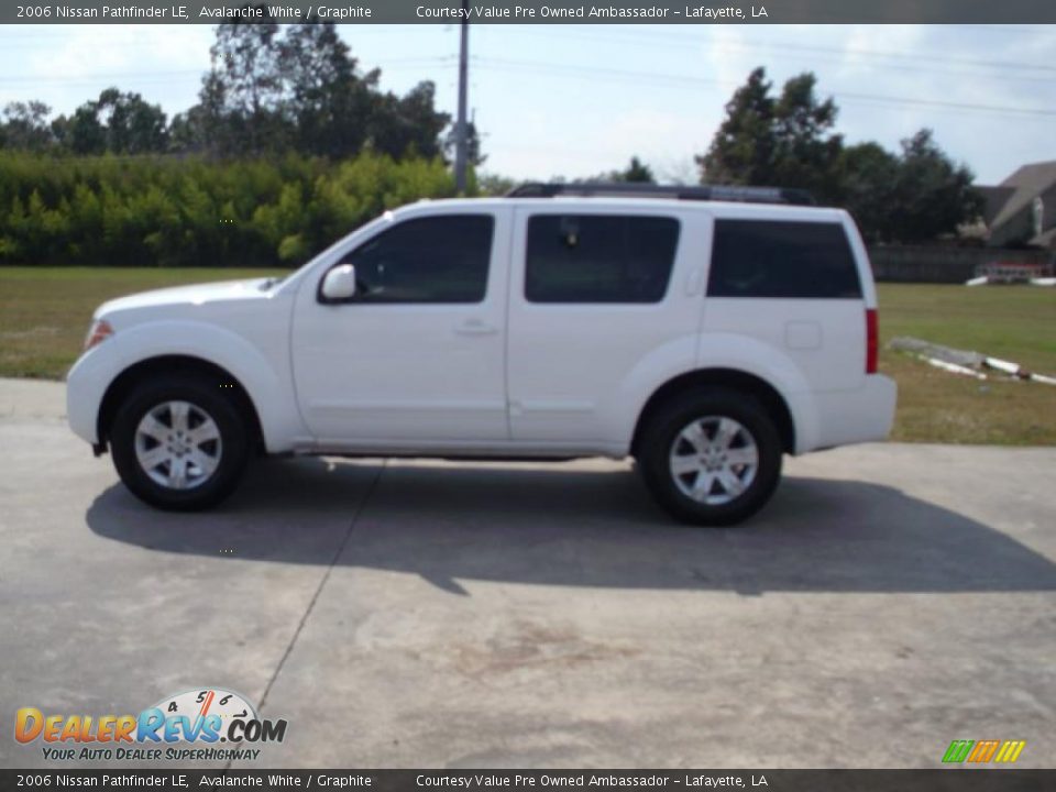 2006 Nissan Pathfinder LE Avalanche White / Graphite Photo #1