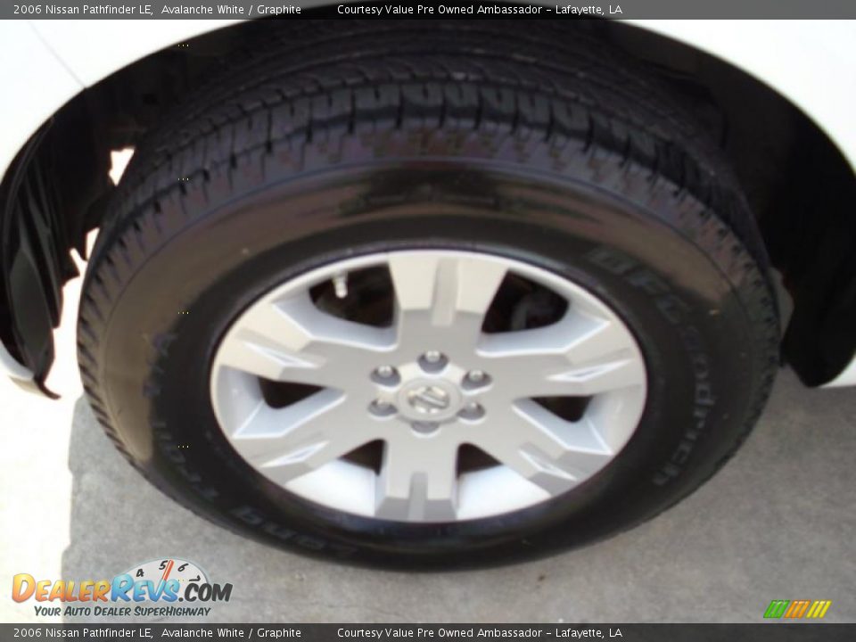 2006 Nissan Pathfinder LE Avalanche White / Graphite Photo #3