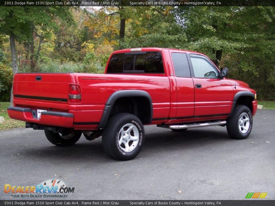 2001 Dodge Ram 1500 Sport Club Cab 4x4 Flame Red / Mist Gray Photo #17