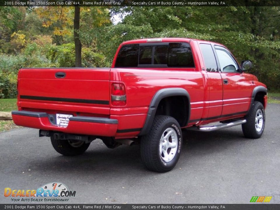 2001 Dodge Ram 1500 Sport Club Cab 4x4 Flame Red / Mist Gray Photo #18