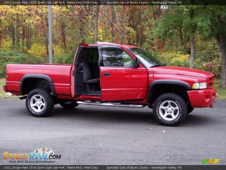 2001 Dodge Ram 1500 Sport Club Cab 4x4 Flame Red / Mist Gray Photo #20