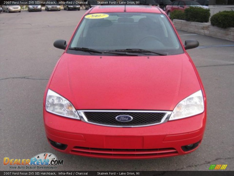 2007 Ford Focus ZX5 SES Hatchback Infra-Red / Charcoal Photo #12