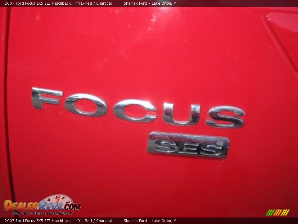 2007 Ford Focus ZX5 SES Hatchback Infra-Red / Charcoal Photo #19