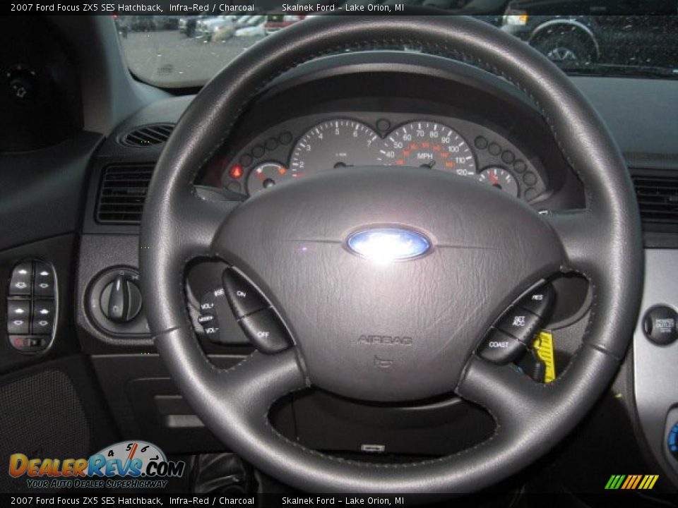 2007 Ford Focus ZX5 SES Hatchback Infra-Red / Charcoal Photo #26