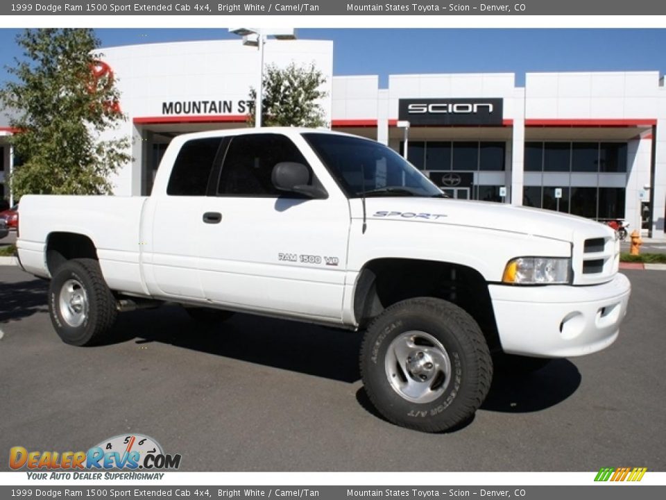 1999 Dodge Ram 1500 Sport Extended Cab 4x4 Bright White / Camel/Tan Photo #1
