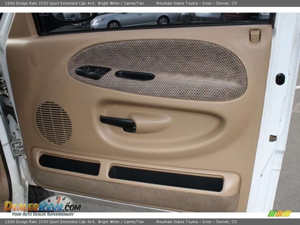 Door Panel of 1999 Dodge Ram 1500 Sport Extended Cab 4x4 Photo #16