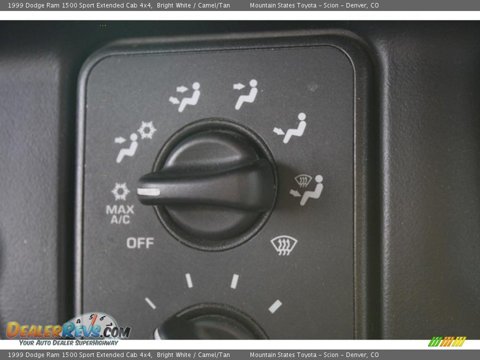 Controls of 1999 Dodge Ram 1500 Sport Extended Cab 4x4 Photo #19