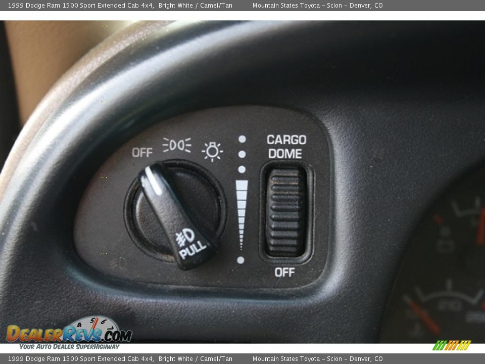 Controls of 1999 Dodge Ram 1500 Sport Extended Cab 4x4 Photo #24