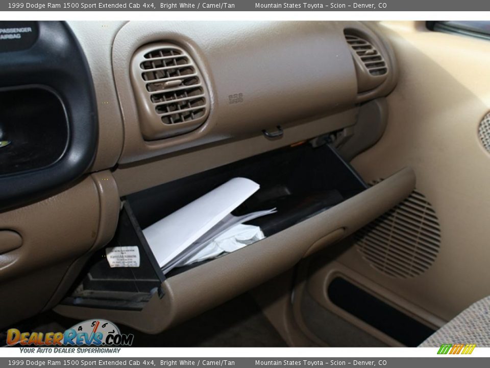1999 Dodge Ram 1500 Sport Extended Cab 4x4 Bright White / Camel/Tan Photo #26