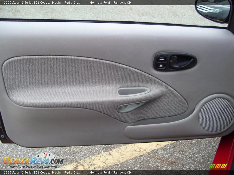 Door Panel of 1999 Saturn S Series SC1 Coupe Photo #11