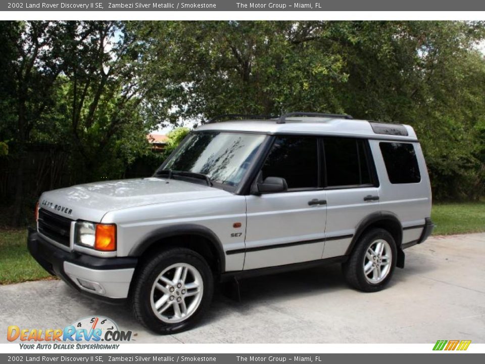 Front 3/4 View of 2002 Land Rover Discovery II SE Photo #2