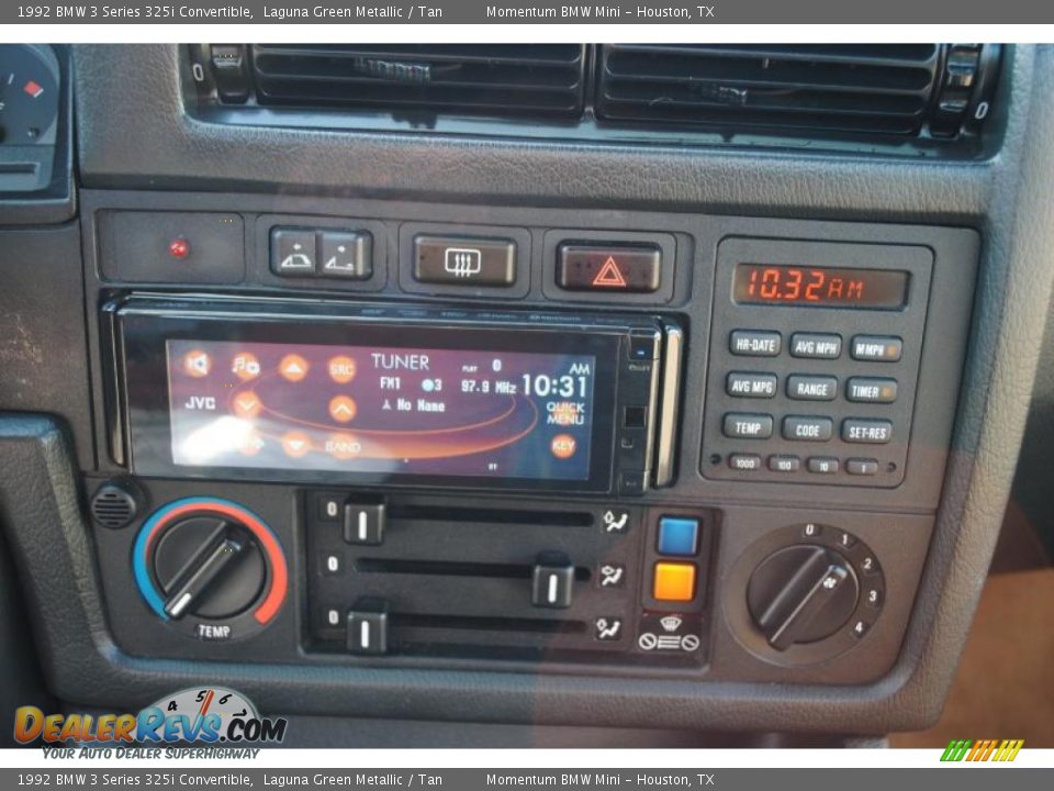 Controls of 1992 BMW 3 Series 325i Convertible Photo #16