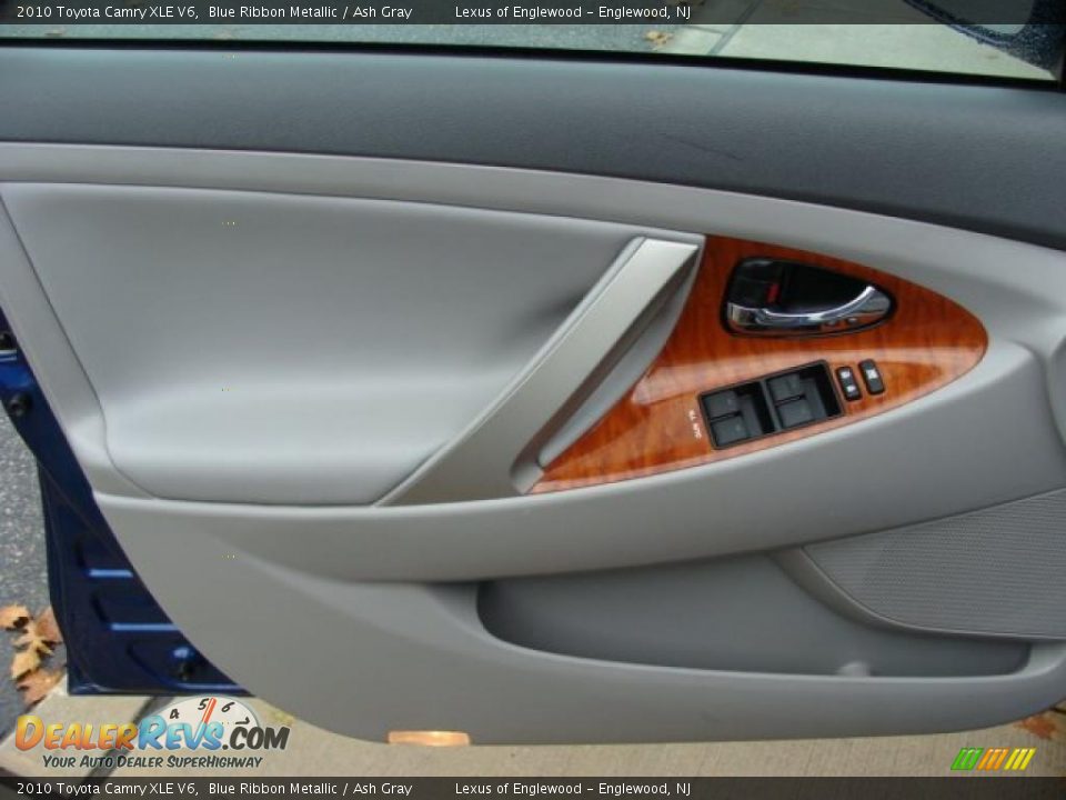 Door Panel of 2010 Toyota Camry XLE V6 Photo #6