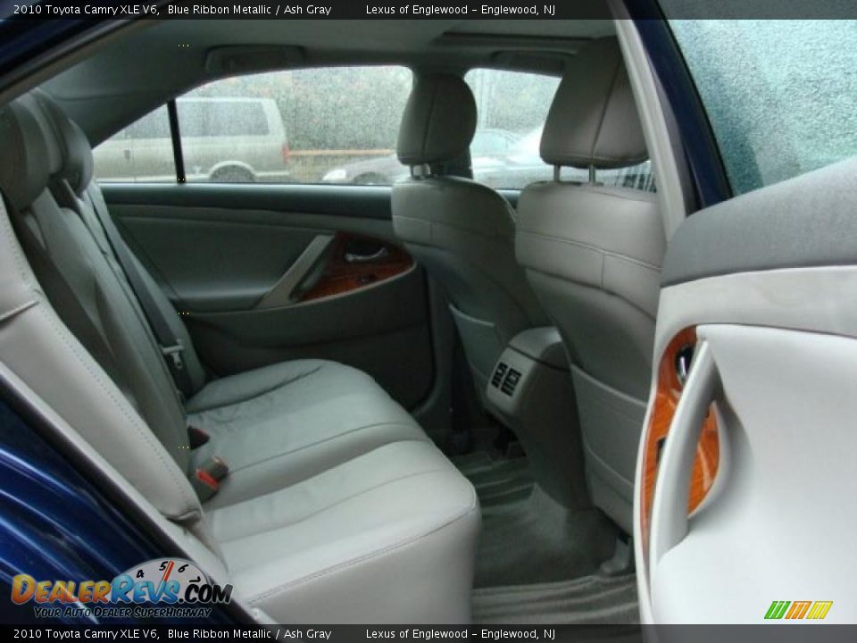 Ash Gray Interior - 2010 Toyota Camry XLE V6 Photo #12