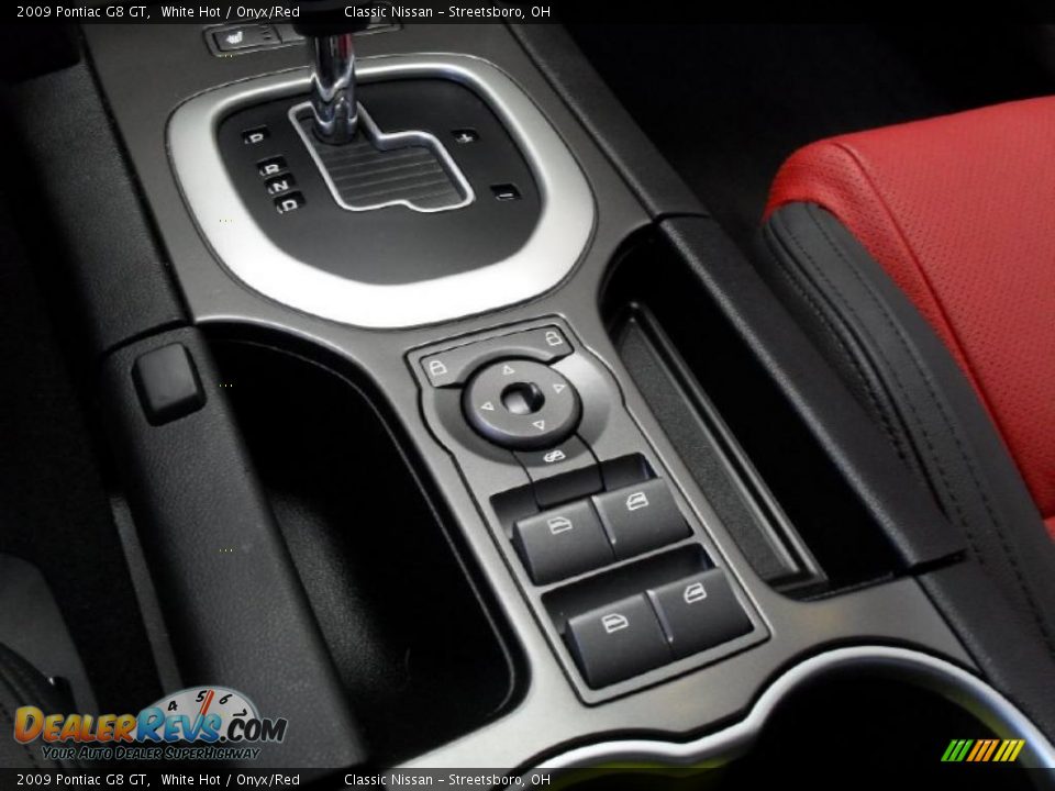 Controls of 2009 Pontiac G8 GT Photo #30