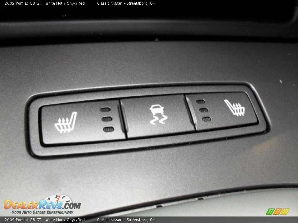 Controls of 2009 Pontiac G8 GT Photo #31