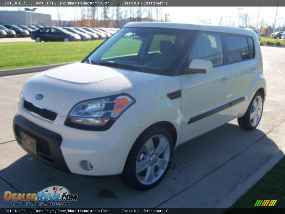 2011 Kia Soul ! Dune Beige / Sand/Black Houndstooth Cloth Photo #3