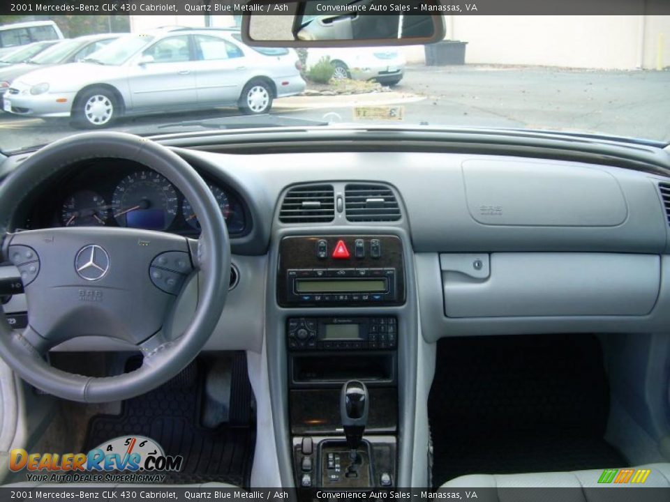 Dashboard of 2001 Mercedes-Benz CLK 430 Cabriolet Photo #11