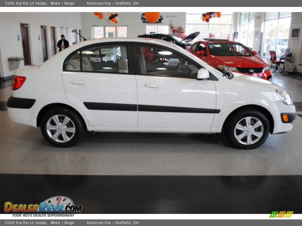 2006 Kia Rio LX Sedan White / Beige Photo #7