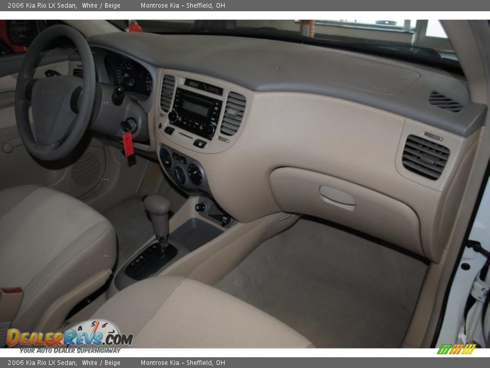 2006 Kia Rio LX Sedan White / Beige Photo #13