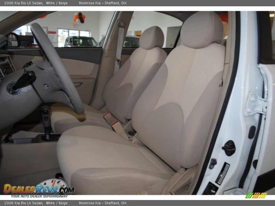 2006 Kia Rio LX Sedan White / Beige Photo #14