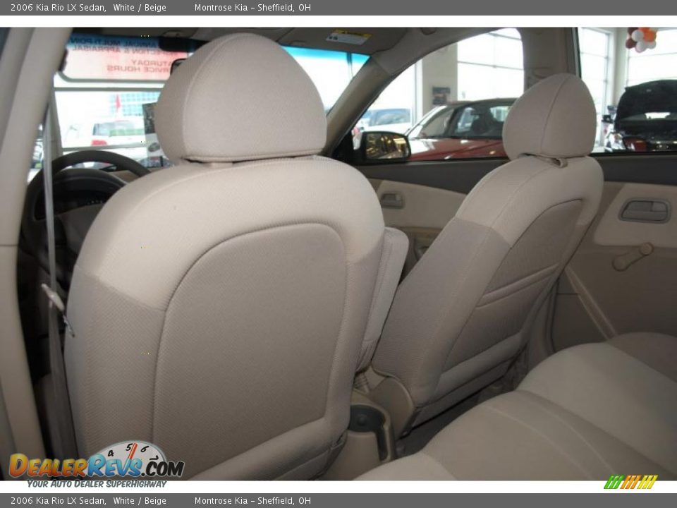 2006 Kia Rio LX Sedan White / Beige Photo #15