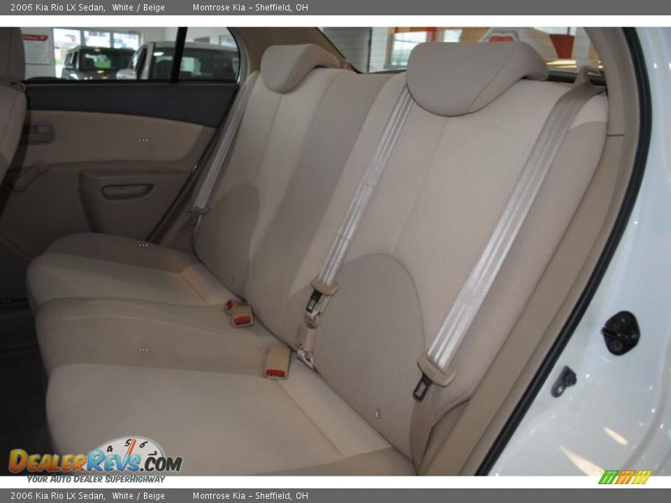 2006 Kia Rio LX Sedan White / Beige Photo #16