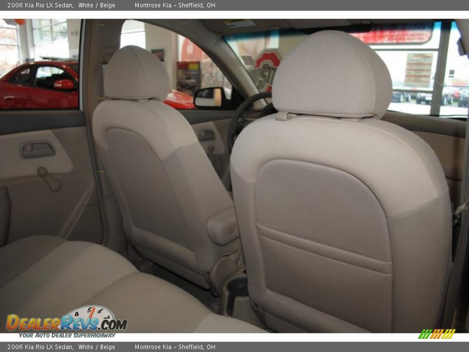 2006 Kia Rio LX Sedan White / Beige Photo #18