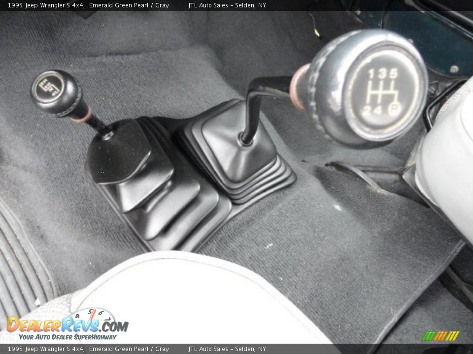 1995 Jeep Wrangler S 4x4 Shifter Photo #14