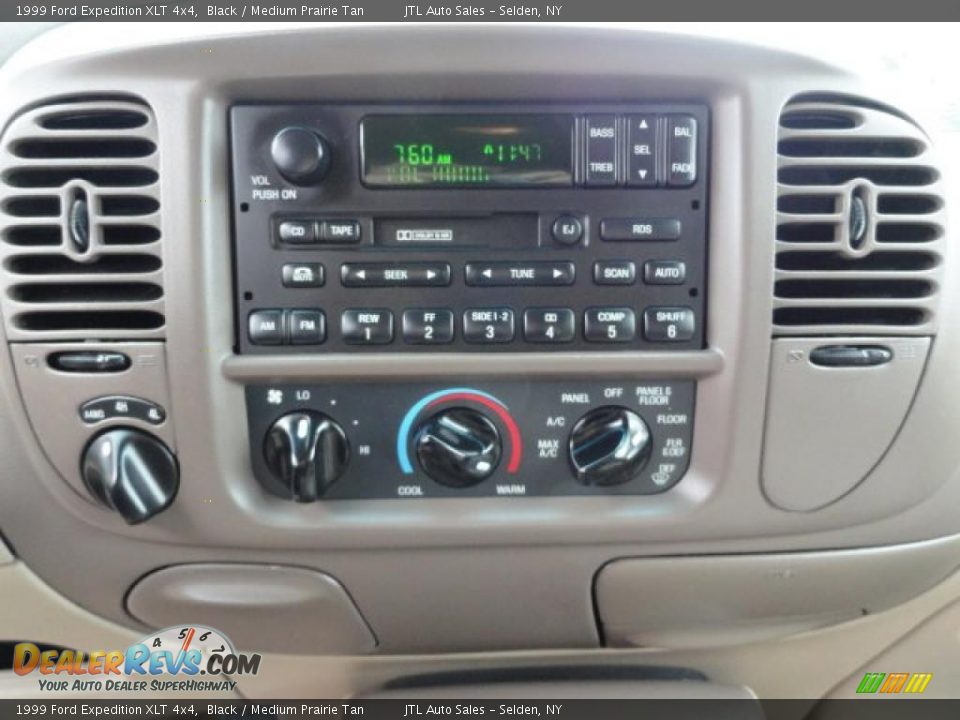 Controls of 1999 Ford Expedition XLT 4x4 Photo #14