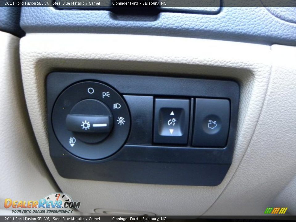 Controls of 2011 Ford Fusion SEL V6 Photo #27