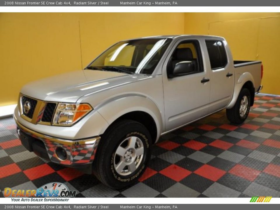 2008 Nissan Frontier SE Crew Cab 4x4 Radiant Silver / Steel Photo #2