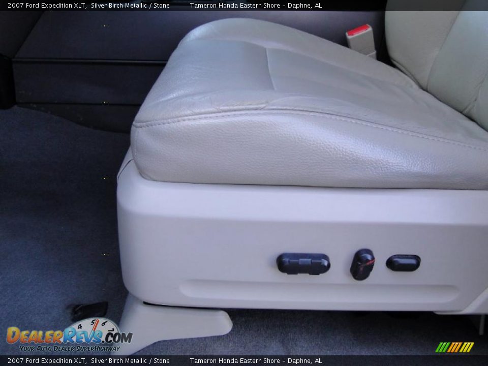 2007 Ford Expedition XLT Silver Birch Metallic / Stone Photo #13