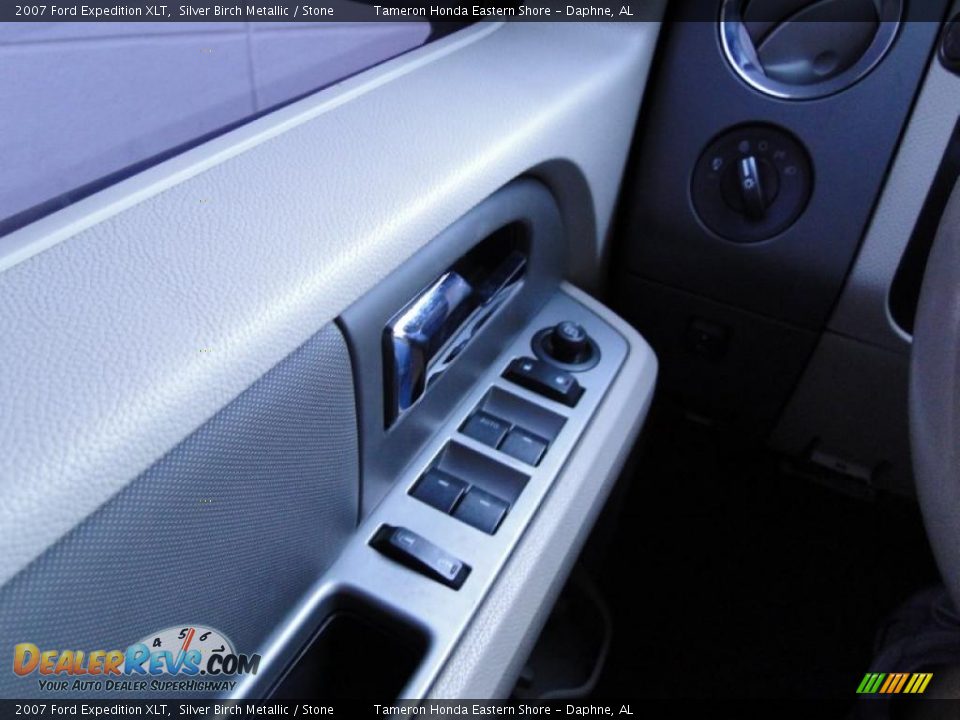 2007 Ford Expedition XLT Silver Birch Metallic / Stone Photo #15