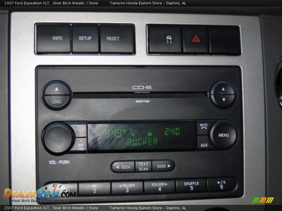 Controls of 2007 Ford Expedition XLT Photo #23