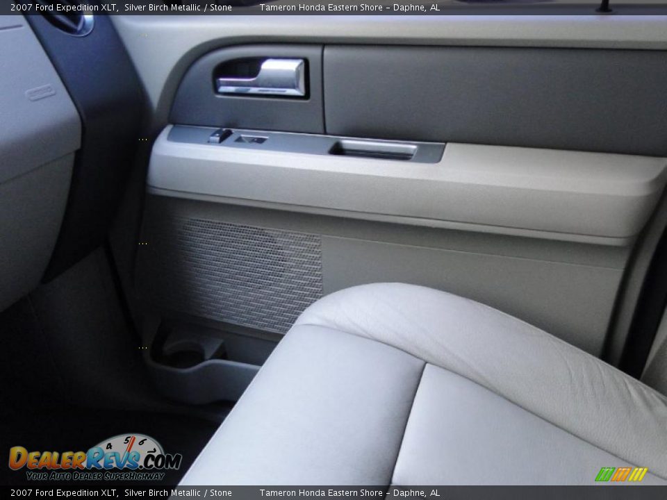 2007 Ford Expedition XLT Silver Birch Metallic / Stone Photo #25